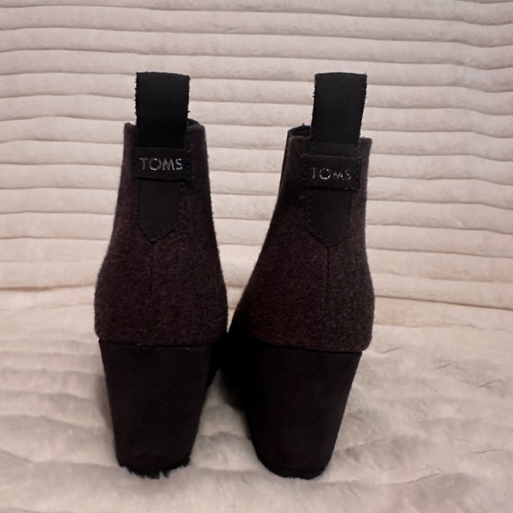 Toms Gray Suede Chelsea Booties - Picture 2 of 4